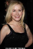 angela_kinsey_8 (415x621, 32 kБ...)