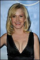 angela_kinsey_9 (560x840, 54 kБ...)